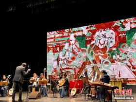 香港乐团甘肃奏响文物“天籁”